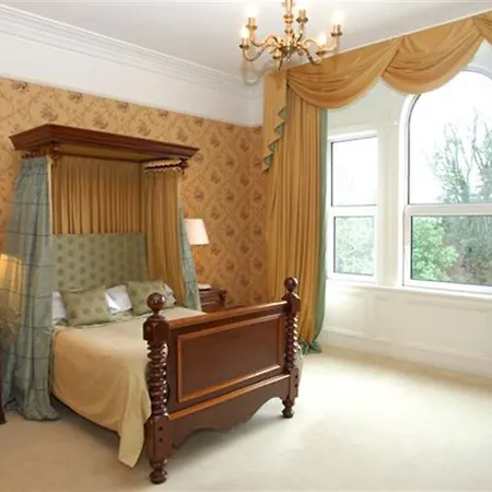 Отель Knockeven House Ков